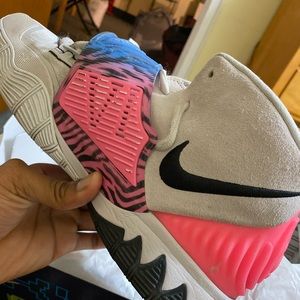 “Vast Grey” Kyrie 6’s
